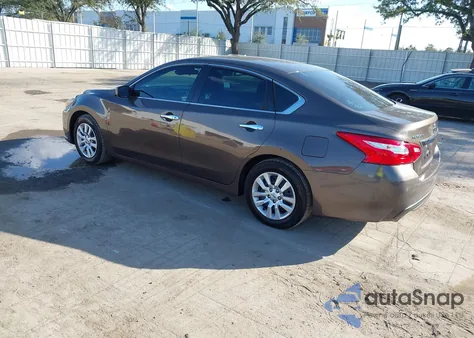 2016 Nissan Altima 2.5 z USA, uszkodzony, nr VIN 1N4AL3AP1GC197493